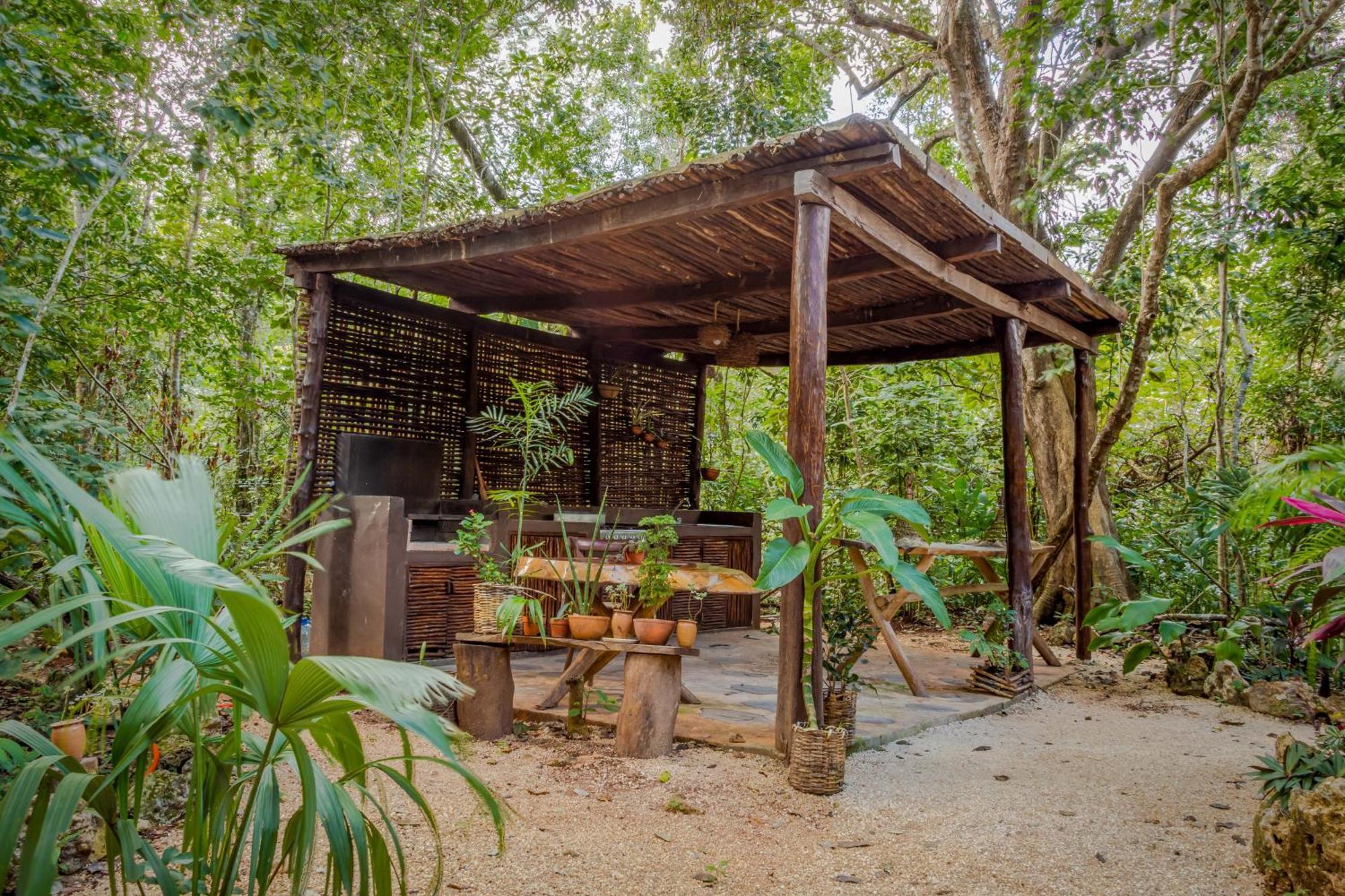 Madre Tierra Eco Habitat Pension Puerto Morelos Buitenkant foto